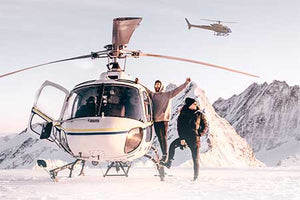 Gletscherlandung mit zwei Helikopter